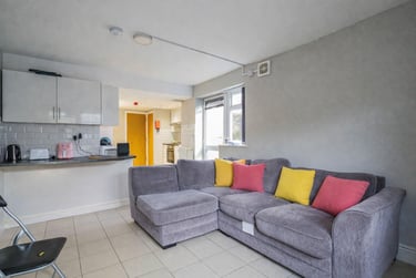 7 bed house, Merthyr Street, Cathays, Cardiff, CF244JL - Image 1